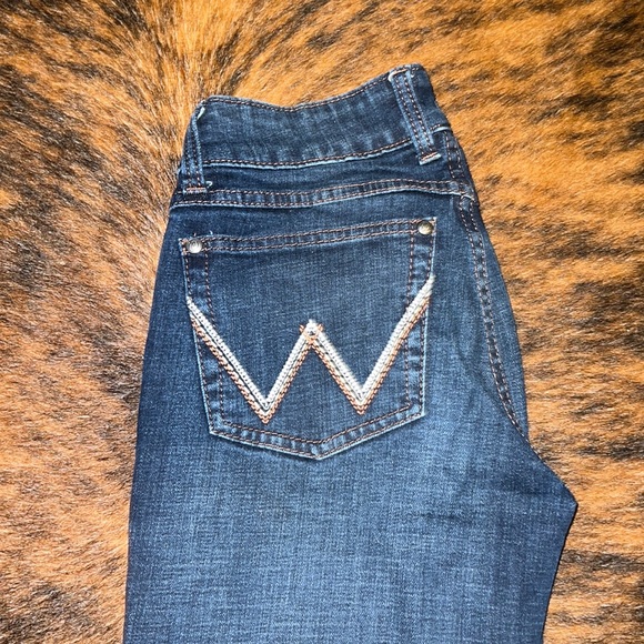 Womens Wrangler Flare Jeans - Picture 2 of 5